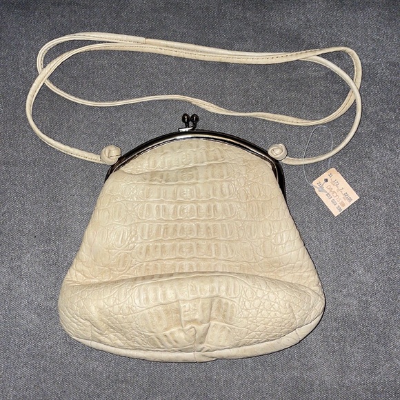 Smoke Valley Handbags - Vintage NWT. 1960’s Leather Smoke Valley crossbody purse.